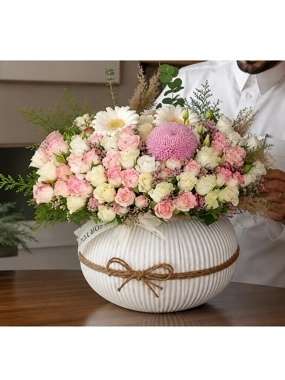 Vase natural flowers