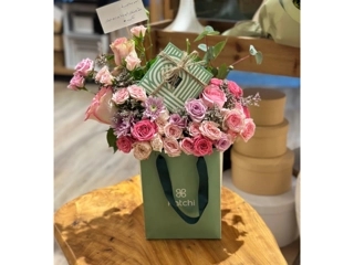 Distinctive Arrangement & Patchi Chocolate