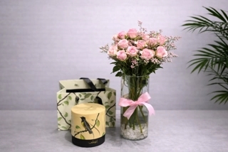 Vase with Anoush Cookies