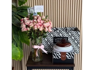 Elegant Rose Vase & Ani & Dani Cake