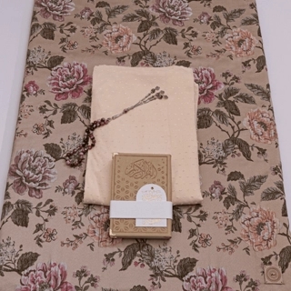 Vintage set with fitting sheet