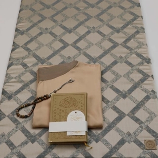 Diamond set with brick sheet